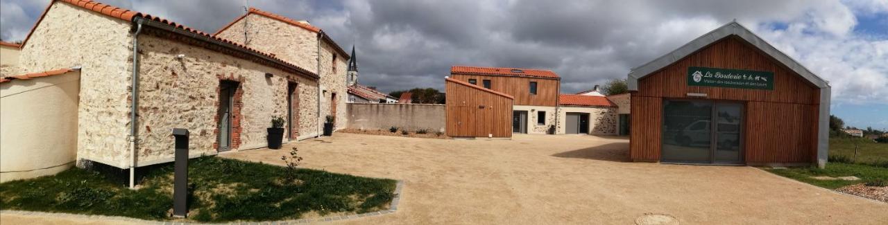 La Borderie - Maison Des Randonnees - Gite Etape - Gite De Groupe Vairé Exterior foto