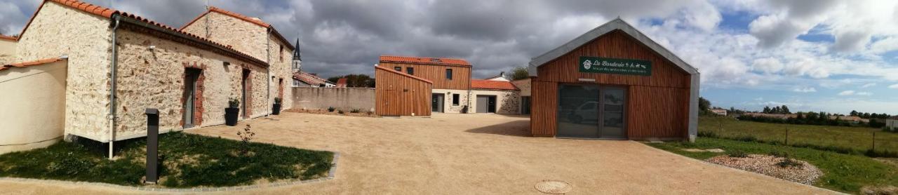 La Borderie - Maison Des Randonnees - Gite Etape - Gite De Groupe Vairé Habitación foto